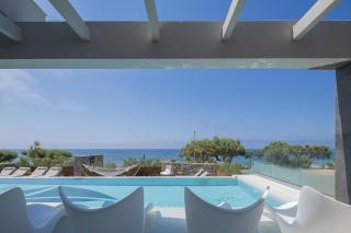 Moonlight Villas Calypso - Sleek Coastal Living by etouri - 2