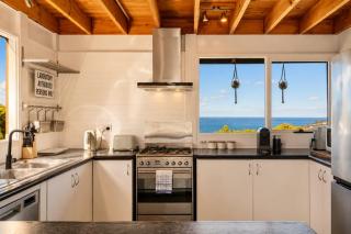 Ocean Views 20kms from CBD Sleeps 10 - 6