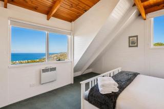 Ocean Views 20kms from CBD Sleeps 10 - 5