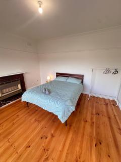 Spacious Queen Room - CR2 - 0