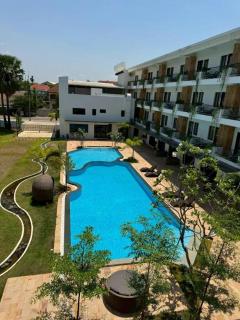 Revery Hotel Siem Reap - 1