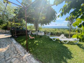 Villa Aura Ljubaništa - 3BD, Big Yard & Private Parking - 8