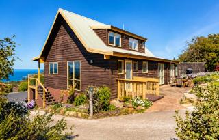 Ocean Views 20kms from CBD Sleeps 10 - 4