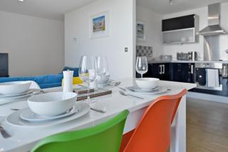 The Vizion serviced apartments from Pincott Properties - free parking, private balcony, and WiFi - 7