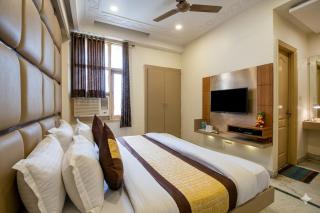 Hotel Klick International 2 Min Walk From New Delhi Metro Station - 4