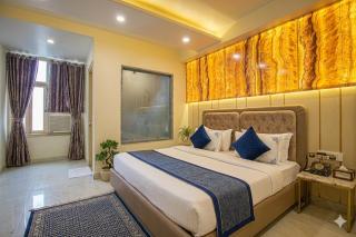 Hotel Klick International 2 Min Walk From New Delhi Metro Station - 0