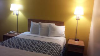 Rodeway Inn & Suites - 9