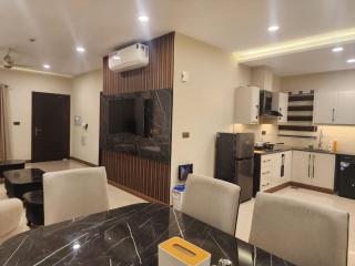 Simple 3 bed Apt across Giga mall with pool - 0