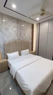 Simple 3 bed Apt across Giga mall with pool - 5