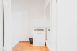 Spacious 4-Bedroom House with 2 Bathrooms and Garden near Hannover Exhibition Center - 6