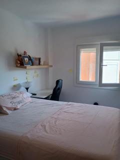 Habitacion con cama doble cerca a Plaza Castilla - 3