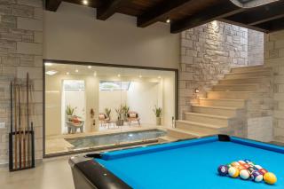 FREE Breakfast, Villa Dreamcatcher with Outdoor and Indoor Pool, Playroom and Home Cinema - 5