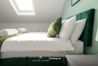 AltoHaus Luxury 4BR House By AltoLuxo Short Lets & Serviced Accommodation With Parking - 5