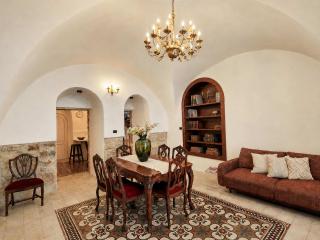 Authentic Jerusalem House 4 Bedrooms By Isrentals - 9