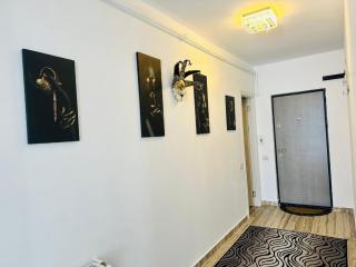 Black and White Apartaments - 4