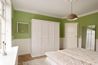 Luxury Renovated Apt - 4