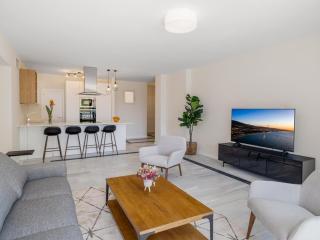 Stylish Sea view apartment in Playas del Duque - 1