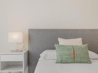 Stylish Sea view apartment in Playas del Duque - 2