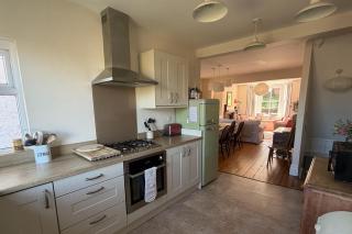 Swanage family holiday home, easy walk to sea - 5