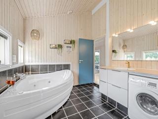 Holiday Home Sviðandi - 1-5km from the sea by Interhome - 9