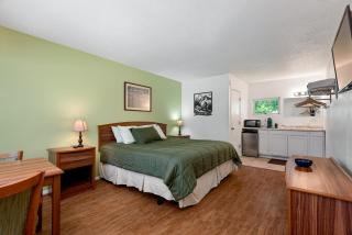 Trailhead Lodge - 3