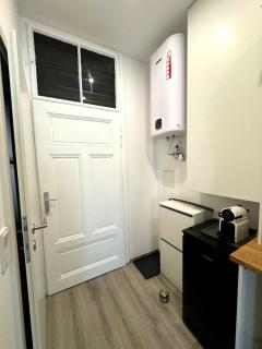 NEW! Fully furnished studio in Center - 1