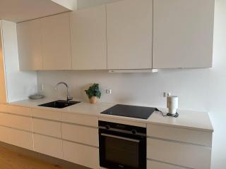 Exclusive New Apt Close To City Center - 5