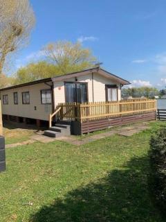 7 Lakeside – Lakeside Hideaway Butlin's Sleeps 6 - 0