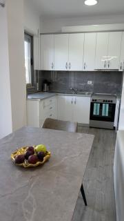 Lake View 3 bedroom Prime Tirana Location - 6