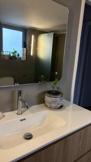 Bright 3 bedroom Apartment with Balcony, Glyfada - 8