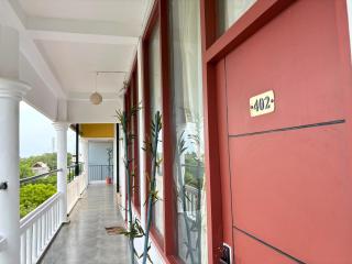 La Couronne Seaview Resort - 3
