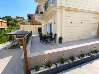 Family Villa near TEG 10 Guests Large Terrace Free Parking - 4