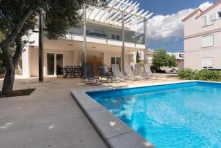Apartments Villa Amfora with Pool - 8