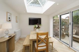 St Olaves House Sleeps 10 - 0