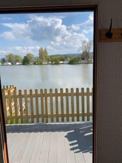 7 Lakeside – Lakeside Hideaway Butlin's Sleeps 6 - 2