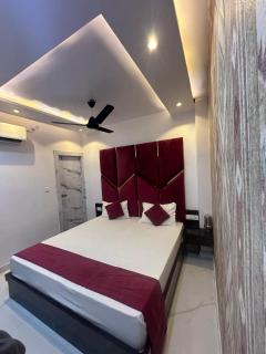 Peepal Tree Hotel & Banquet - 8