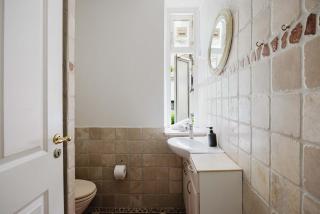 2BR Apt 1 Min From S-Train - 8