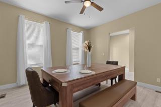 Spacious 4BR Near Soulard & Busch Stadium | Fenced Parking | Dog-Friendly - 1