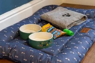Family Friendly I Pets Welcome I Short Walk to Railway Station I 10min Drive to Safari Park - 6