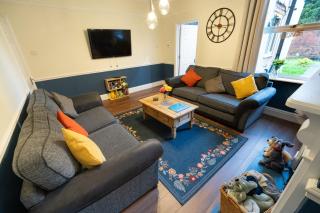 Family Friendly I Pets Welcome I Short Walk to Railway Station I 10min Drive to Safari Park - 9