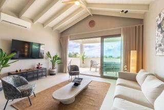 Valen 1 - Oceanfront Penthouse at The Reef - 2