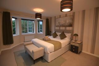 Luxury, Family-Friendly Home with Garden - 9