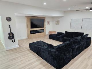 Luxury Mansion on a Budget - Click to find out more! - 9