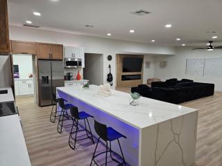 Luxury Mansion on a Budget - Click to find out more! - 0