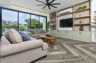 CGT - 5-Bedroom Villa in Exclusive Beachfront Community - 6