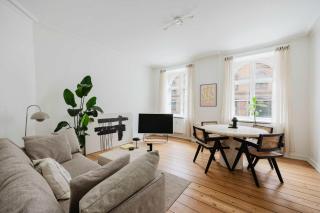Trendy CPH Apt By The Lakes - 0
