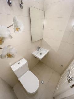 Ivy Apartment - 1