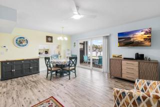 1b/1b Waterfront Madeira Beach Yacht Club #231E - 8