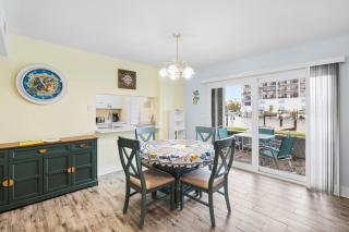 1b/1b Waterfront Madeira Beach Yacht Club #231E - 3