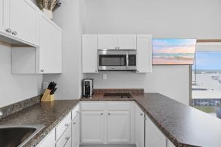 H Lake Front!, Remolded, Boat Slip, Patio Views, Pool, Perfect Location! - 3
